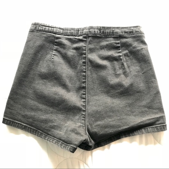 ❌SOLD! ✨Bullhead Hot Shorts - Picture 2 of 2